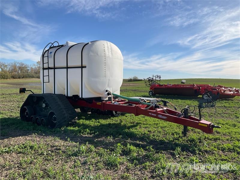 Elmers LC4250 4500 gal Tow-Behind Tracked Fertilizer Cart معدات فرد المواد المعدنية