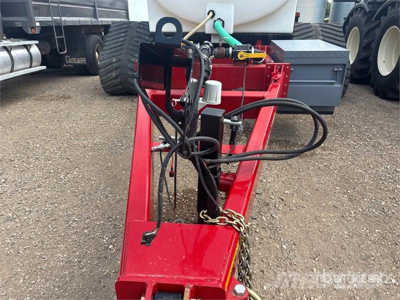 Elmers LC4250 4500 gal Tow-Behind Tracked Fertilizer Cart معدات فرد المواد المعدنية