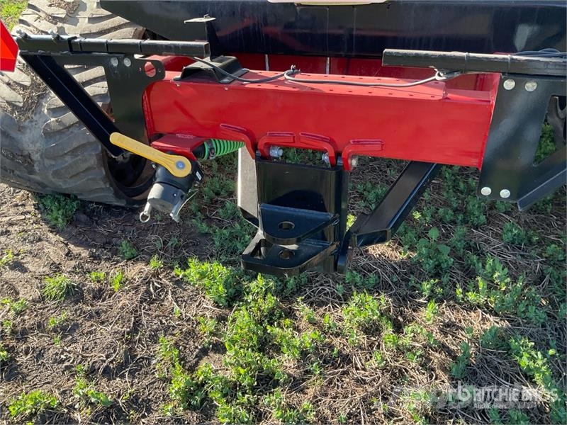 Elmers LC4250 4500 gal Tow-Behind Tracked Fertilizer Cart معدات فرد المواد المعدنية