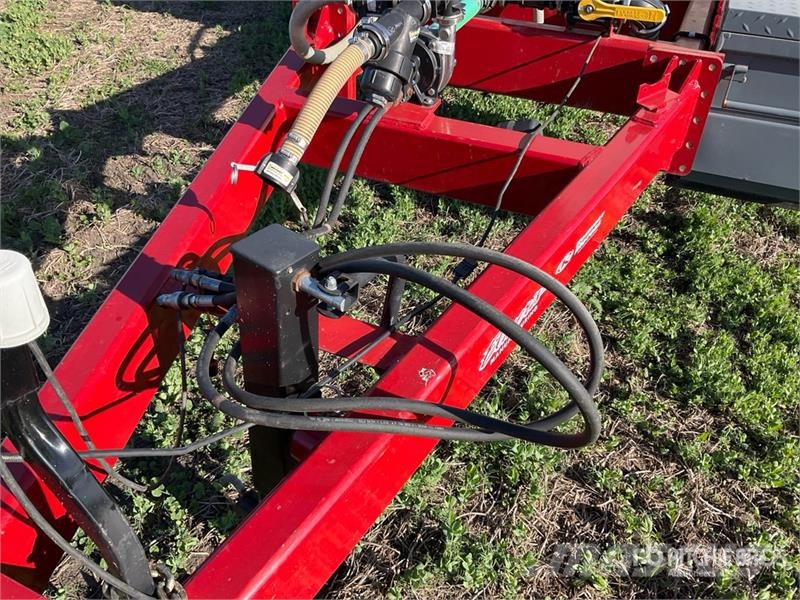 Elmers LC4250 4500 gal Tow-Behind Tracked Fertilizer Cart معدات فرد المواد المعدنية