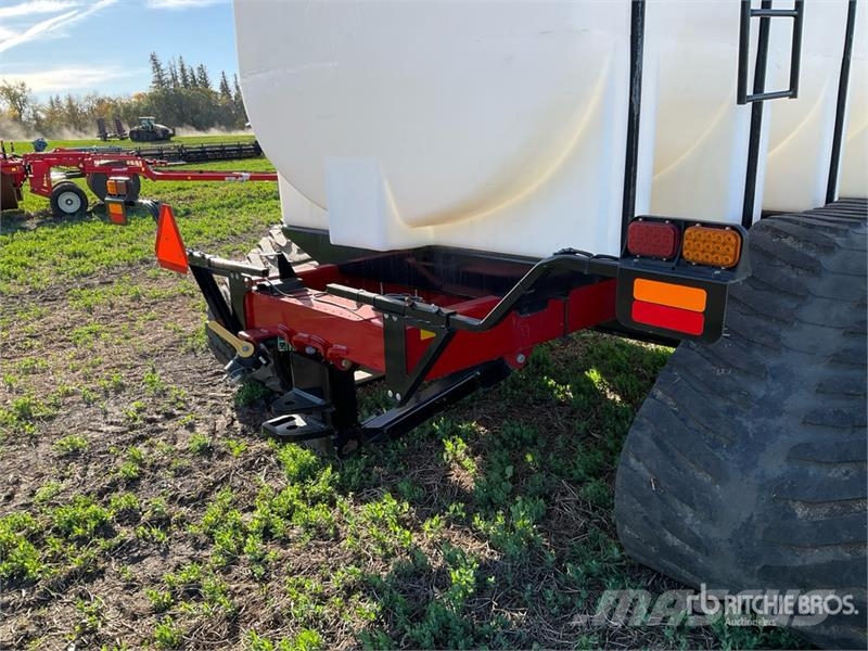 Elmers LC4250 4500 gal Tow-Behind Tracked Fertilizer Cart معدات فرد المواد المعدنية