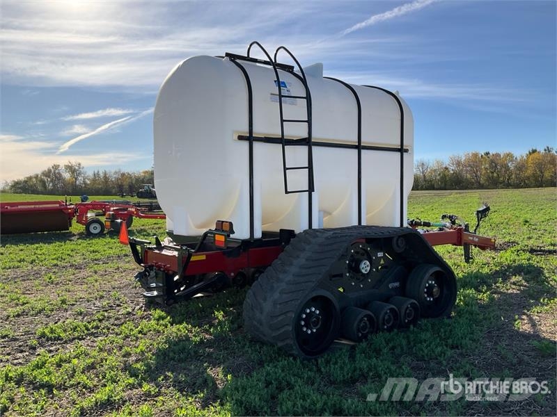 Elmers LC4250 4500 gal Tow-Behind Tracked Fertilizer Cart معدات فرد المواد المعدنية