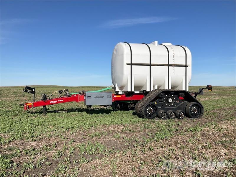 Elmers LC4250 4500 gal Tow-Behind Tracked Fertilizer Cart معدات فرد المواد المعدنية