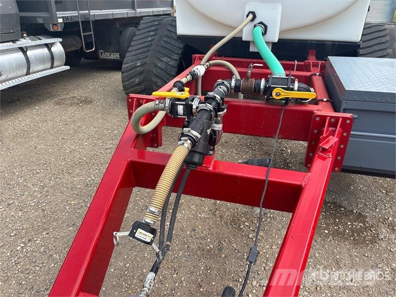 Elmers LC4250 4500 gal Tow-Behind Tracked Fertilizer Cart معدات فرد المواد المعدنية