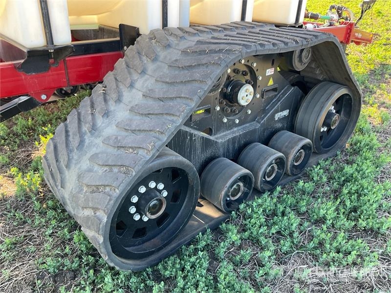 Elmers LC4250 4500 gal Tow-Behind Tracked Fertilizer Cart معدات فرد المواد المعدنية