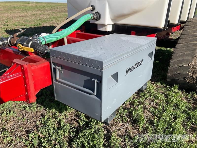 Elmers LC4250 4500 gal Tow-Behind Tracked Fertilizer Cart معدات فرد المواد المعدنية