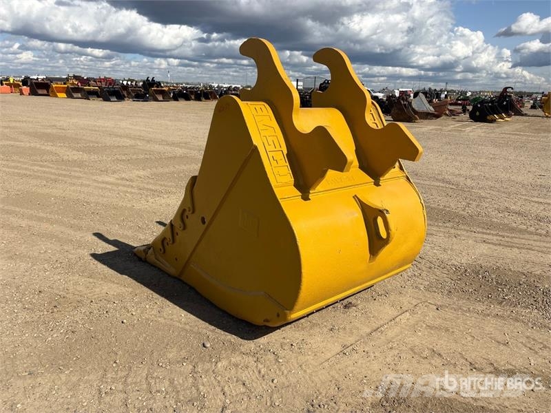 Emsco 54 in Q/C Digging Excavator Bucket - Fits Ca 挖斗