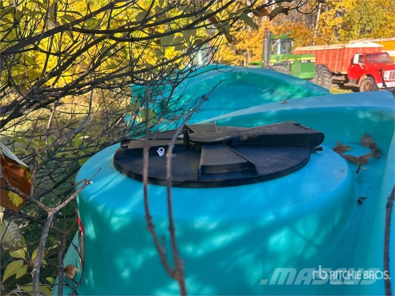 Enduraplas 1550 gal Poly Water Tank Polttoaine- ja lisäainesäiliöt