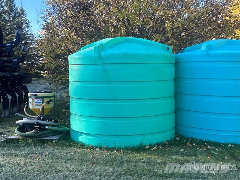 Enduraplas 1550 gal Poly Water Tank Polttoaine- ja lisäainesäiliöt