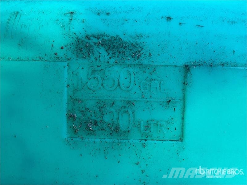 Enduraplas 1550 gal Poly Water Tank Polttoaine- ja lisäainesäiliöt