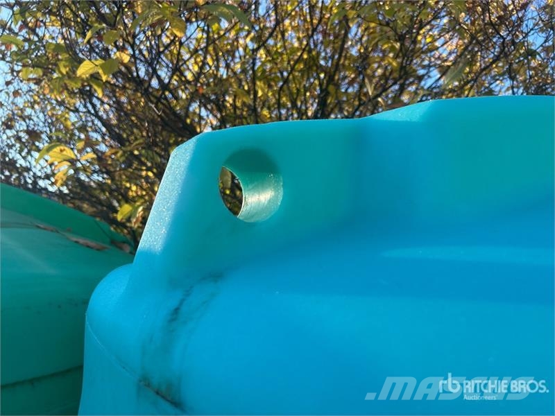 Enduraplas 1550 gal Poly Water Tank Polttoaine- ja lisäainesäiliöt