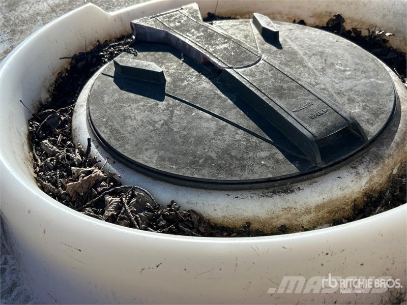 Enduraplas 2500 gal Poly Water Tank Nádrže na palivo a aditíva
