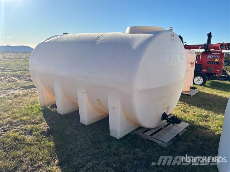 Enduraplas 2500 gal Poly Water Tank Fuel and additive tanks