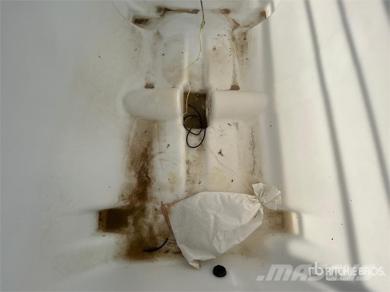 Enduraplas 400 gal Portable Poly Sump Bottom Transport Tank Баки для топлива и присадок