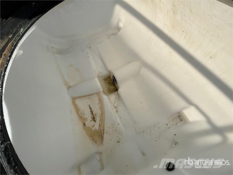 Enduraplas 400 gal Portable Poly Sump Bottom Transport Tank Баки для топлива и присадок