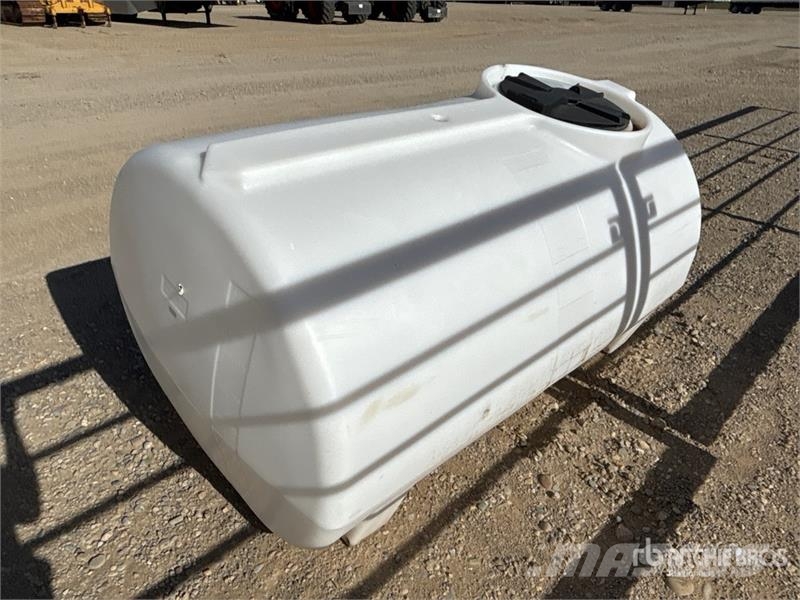 Enduraplas 400 gal Portable Poly Sump Bottom Transport Tank Brandstof-en toegevoegde tanks