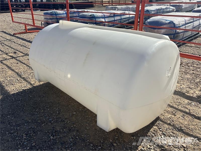 Enduraplas 400 gal Portable Poly Sump Bottom Transport Tank Brandstof-en toegevoegde tanks