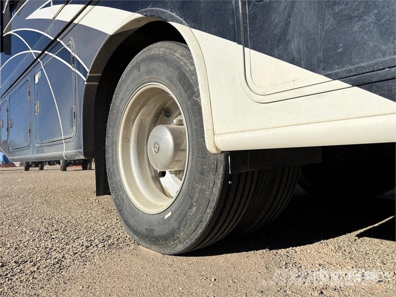 Entegra Vision XL 34G Motor Home Kampery i przyczepy kempingowe