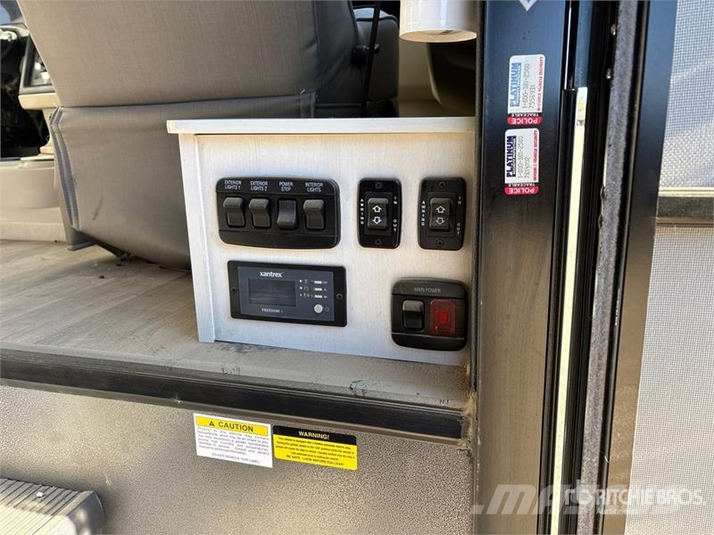 Entegra Vision XL 34G Motor Home Kampery i przyczepy kempingowe