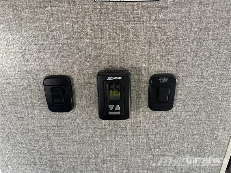 Entegra Vision XL 34G Motor Home Kampery i przyczepy kempingowe