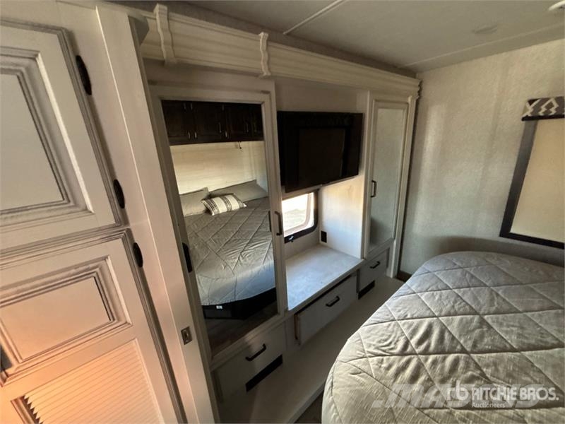 Entegra Vision XL 34G Motor Home Kampery i przyczepy kempingowe