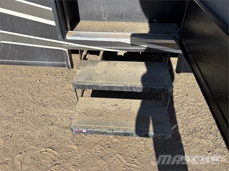 Entegra Vision XL 34G Motor Home Kampery i przyczepy kempingowe