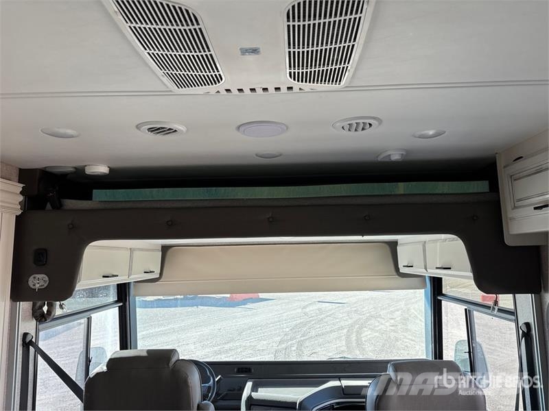 Entegra Vision XL 34G Motor Home Kampery i przyczepy kempingowe