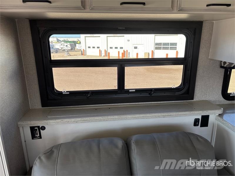 Entegra Vision XL 34G Motor Home Kampery i przyczepy kempingowe