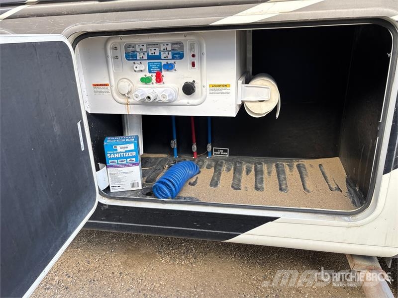 Entegra Vision XL 34G Motor Home Kampery i przyczepy kempingowe