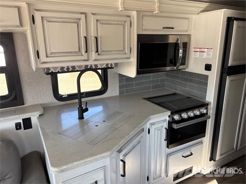 Entegra Vision XL 34G Motor Home Kampery i przyczepy kempingowe