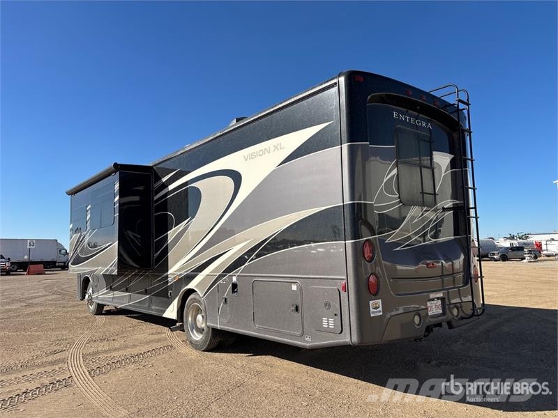 Entegra Vision XL 34G Motor Home Kampery i przyczepy kempingowe