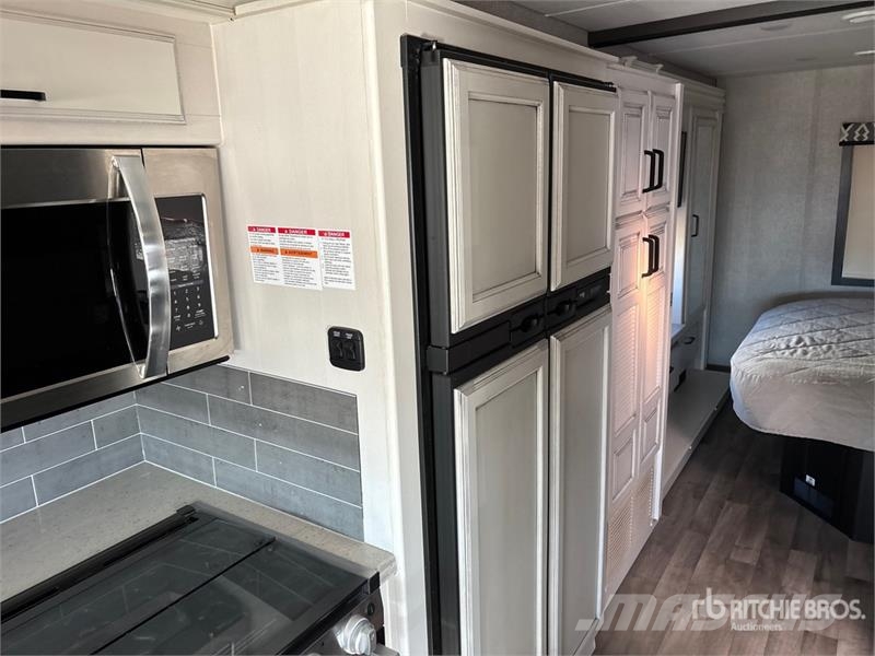 Entegra Vision XL 34G Motor Home Kampery i przyczepy kempingowe