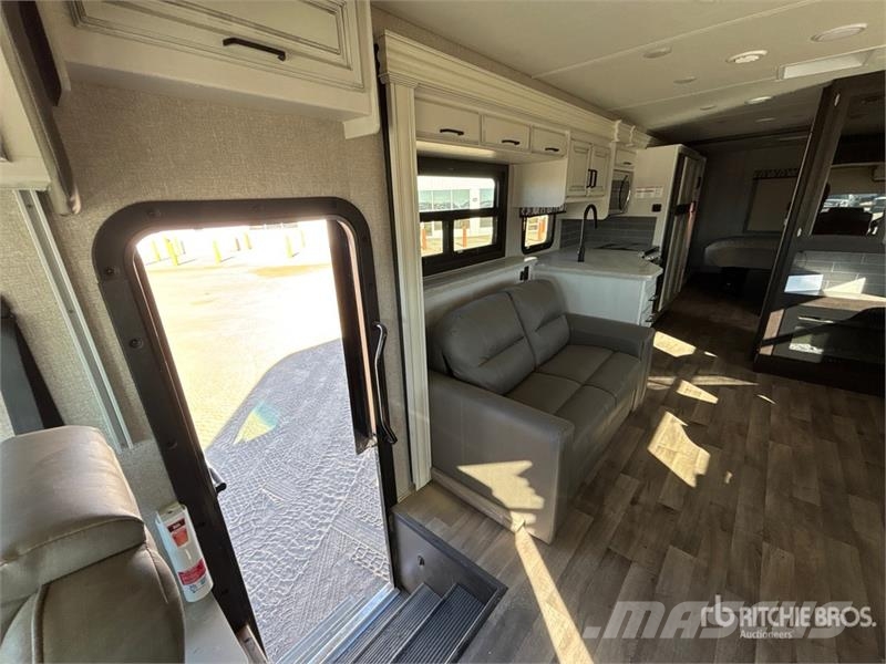 Entegra Vision XL 34G Motor Home Kampery i przyczepy kempingowe