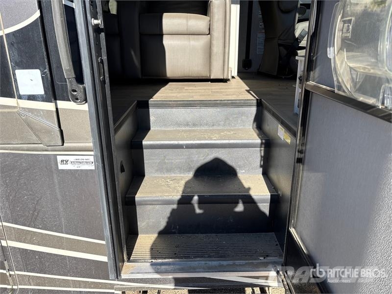 Entegra Vision XL 34G Motor Home Kampery i przyczepy kempingowe