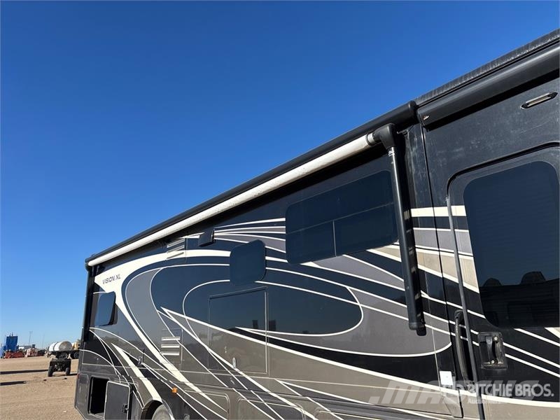 Entegra Vision XL 34G Motor Home Kampery i przyczepy kempingowe