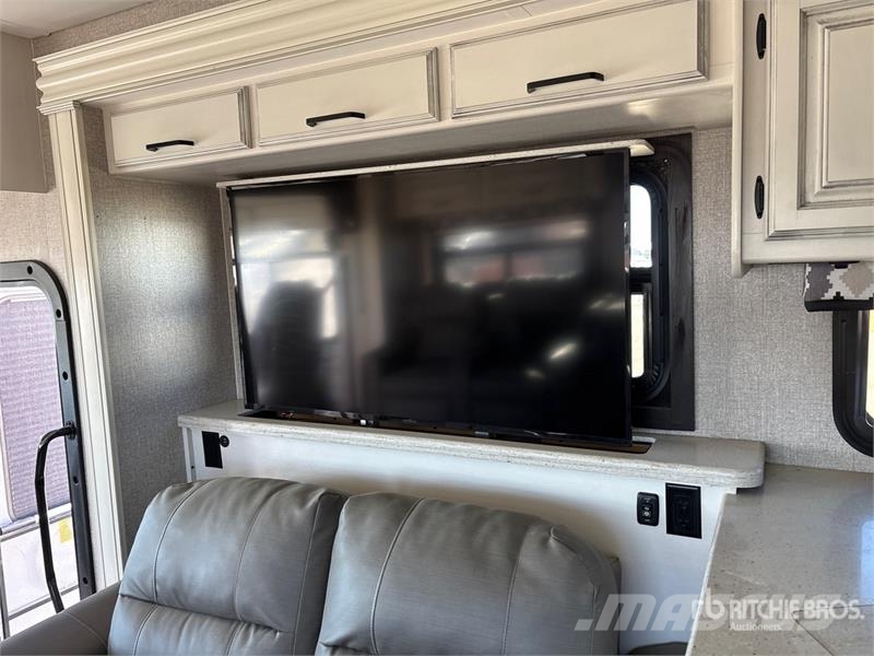 Entegra Vision XL 34G Motor Home Kampery i przyczepy kempingowe