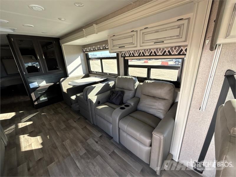 Entegra Vision XL 34G Motor Home Kampery i przyczepy kempingowe