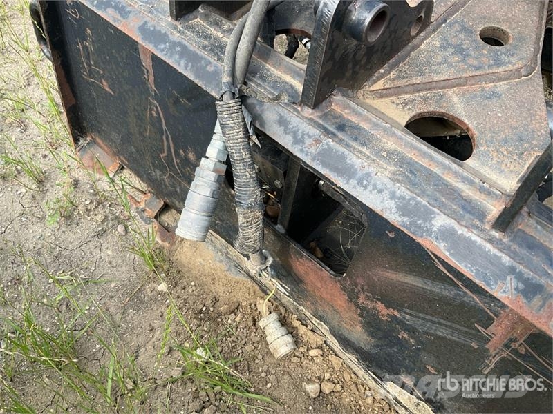 Erskine 96 in Skid Steer Snow Blade حراثات ونصول الجليد