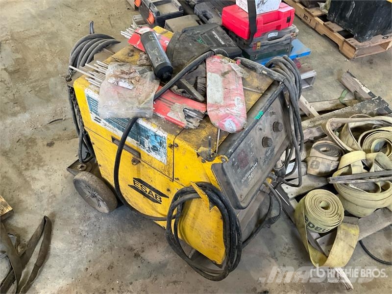 Esab Multimaster 260 250 A Multi-Process Electric Welde Poste à souder