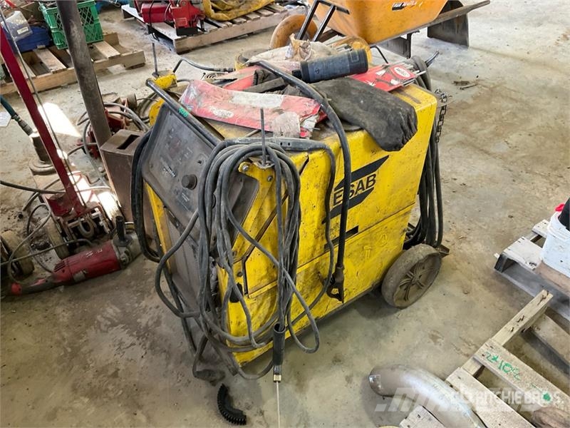 Esab Multimaster 260 250 A Multi-Process Electric Welde Poste à souder