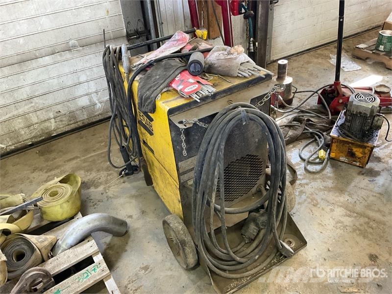 Esab Multimaster 260 250 A Multi-Process Electric Welde Poste à souder