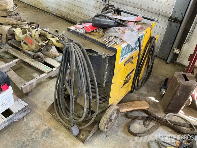 Esab Multimaster 260 250 A Multi-Process Electric Welde Poste à souder