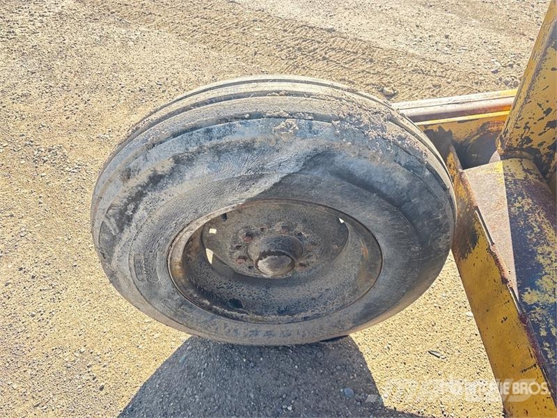 Eversman 2SD 4 Tire Hydraulic Pull Scraper Скрепери