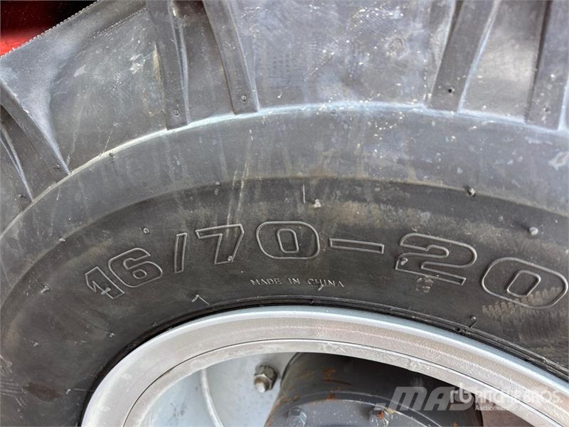 Everun ER2500 Telescopic Wheel Loader (Unused) Pale gommate