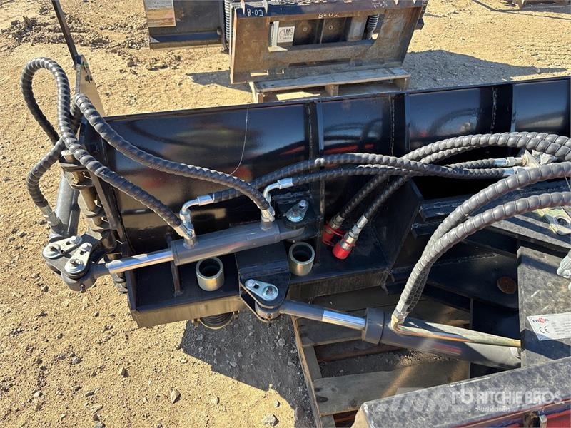 Everun ER2500F 114 in Skid Steer Snow Blade Snežne deske in plugi