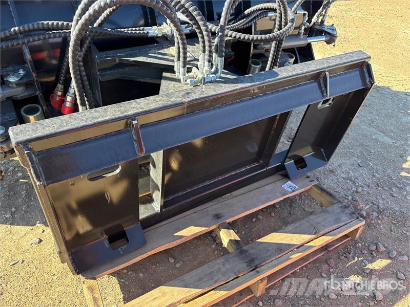 Everun ER2500F 114 in Skid Steer Snow Blade Snežne deske in plugi