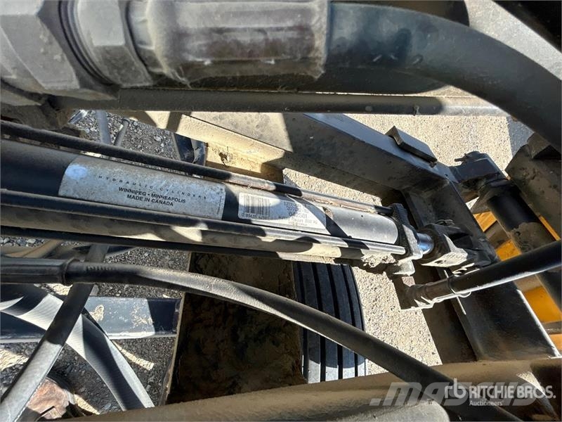 Ezee-on 2200 x 1 ft S/A Hydraulic Post Pounder Fencing equipment