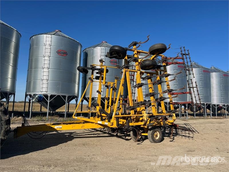 Ezee-on 5300 40 ft Cultivator Cultivadoras