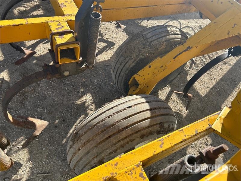 Ezee-on 5300 40 ft Cultivator Cultivadoras