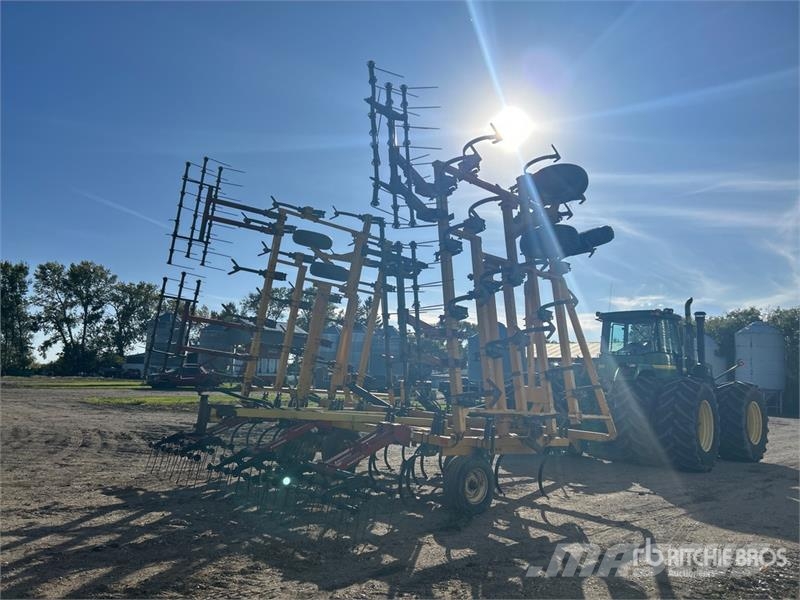 Ezee-on 5300 40 ft Cultivator Cultivadoras